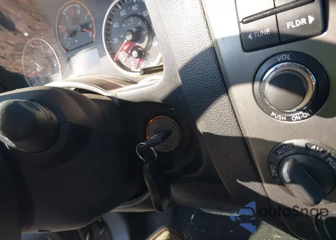 2015 Nissan Armada Platinum/Sl/Sv z USA, uszkodzony, nr VIN 5N1AA0NC5FN611461